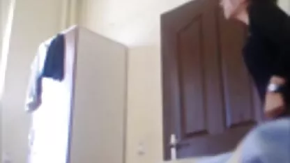 妈妈是独自一人和角质。 69色情