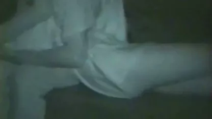 业余成熟的乔伊用拳头 全色情