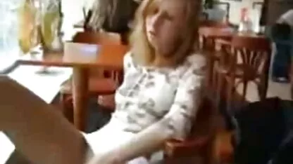 女孩，她的母亲，直到射液 性别毂