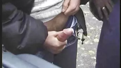 赤裸上身的新 妈妈色情管