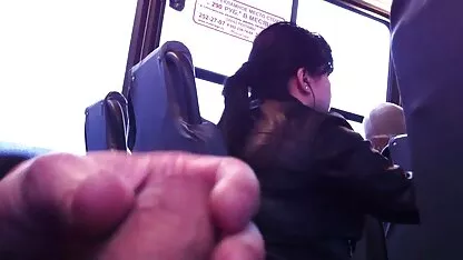 这对年轻夫妇没有钱，愿意出售任何东西。 充满激情的色情片