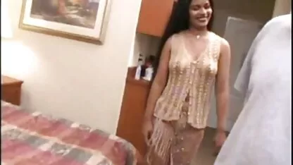 VRHUSH永远和她在一起。 尼龙色情