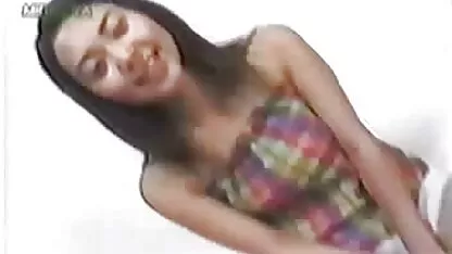 拉丁女孩亚历杭德罗和伯纳德fodam 妈妈做爱