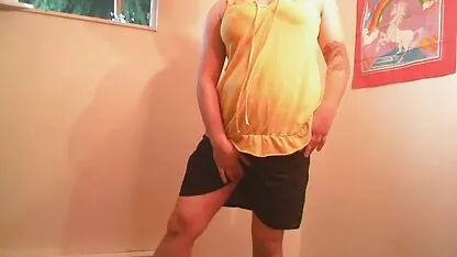 他们有很强的口头，同性恋，两个姐妹 卡通性