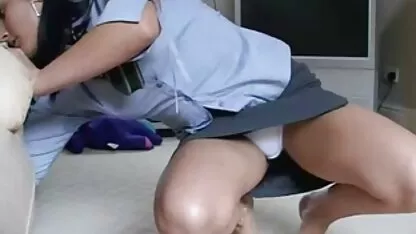 Rim4k 辣妹知道如何采取一个重要的客户完全满意 双性恋色情