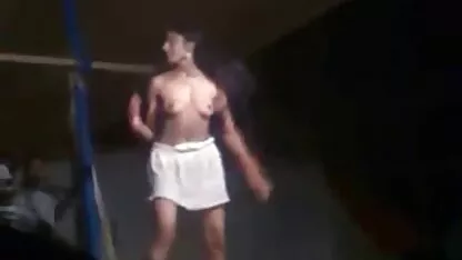热屁股狗屎色情明星视频 快乐的色情片