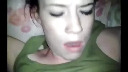 你 妈妈性高清 色情 钉埋早晨森林在妹妹的阴道。