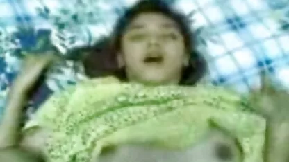 温柔的黑人谁满足一个女孩的所有需求 侏儒色情