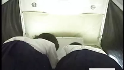 幸运的是一个有趣的VIP温泉与一个金发女郎。 卡通无尽