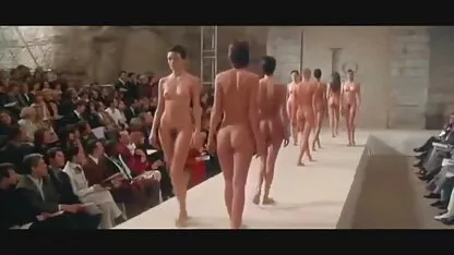 专业秘书爱上了他的老板。 摘花视频