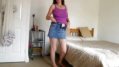这个美丽的女孩记录了她的手淫。 性别视频图片