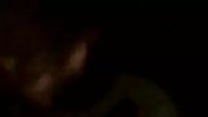性爱的女人拍牛奶上她的奶子线控制动-xxx 处女性别的视频